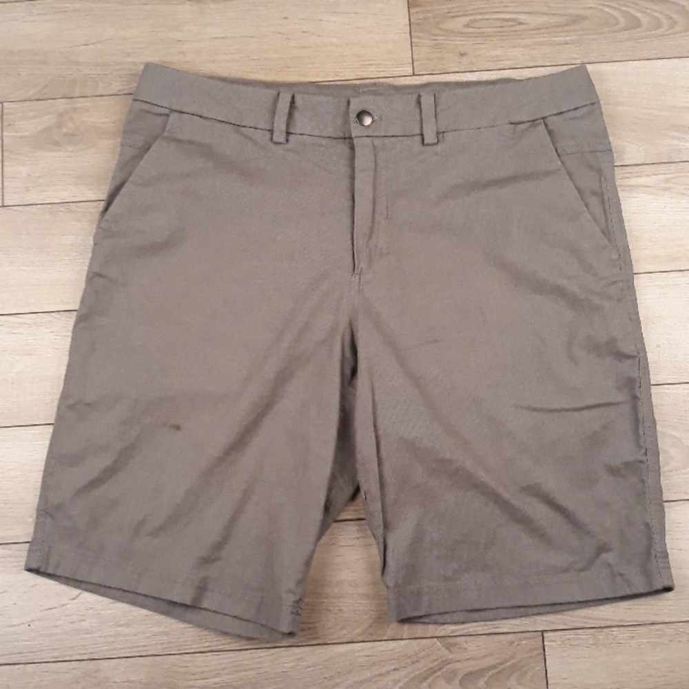 LULULEMON Grey Cotton Blend Sz 36 Mens Casual Shorts‎